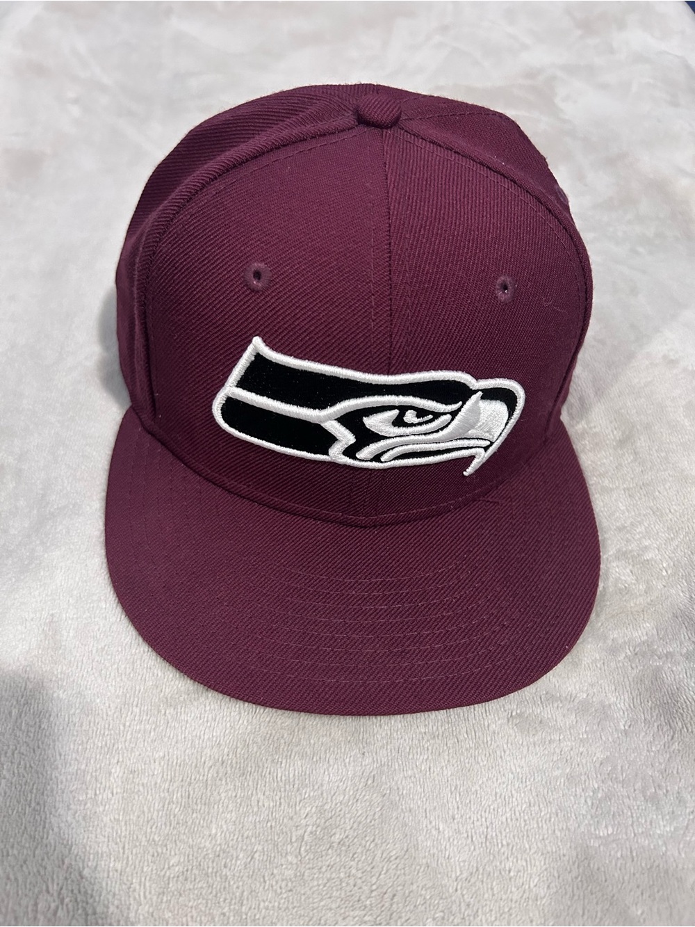 NEW ERA SEATTLE
SEAHAWKS MAROON
CLASSIC EDITION 59FIFTY
FITTED HAT